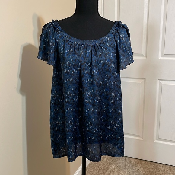 Ann Taylor Loft. Size L Navy blue blouse. Like new! Excellent condition! - Picture 1 of 10